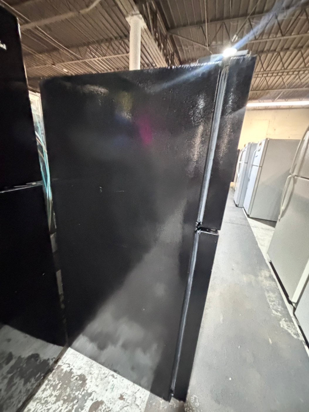 >>28”frigidaire  top freezer fridge white used-refurbished #FTFQZ1B