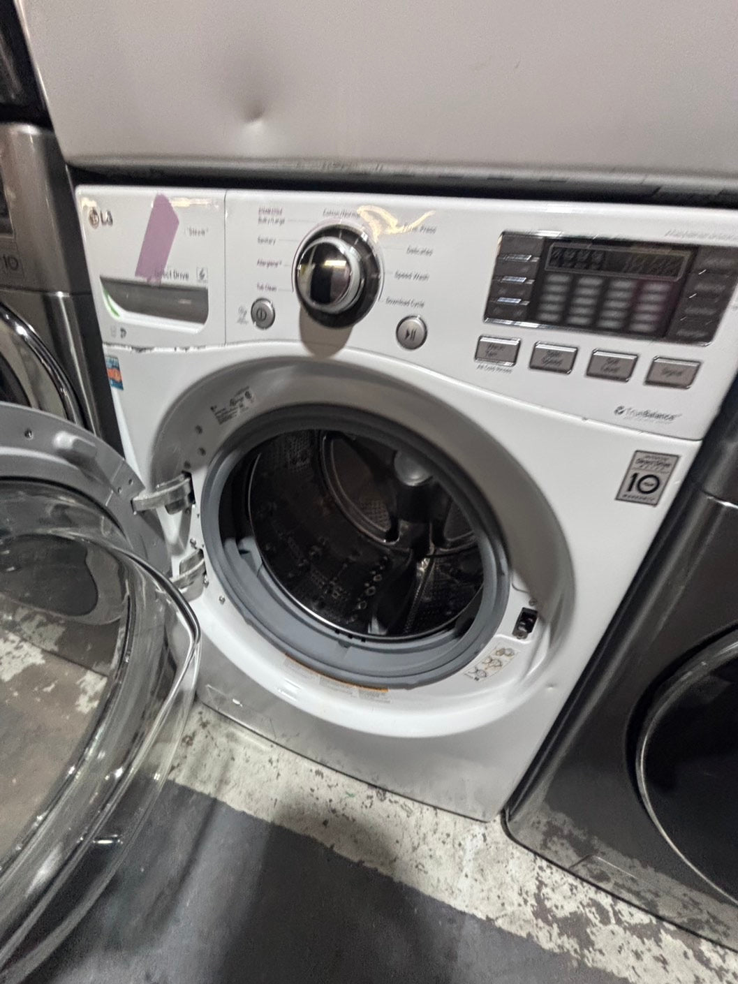 >* special🎉LG washer & dryer set electric 220v front load stackable or side by side - sensor dry in white  #WEAA5SET