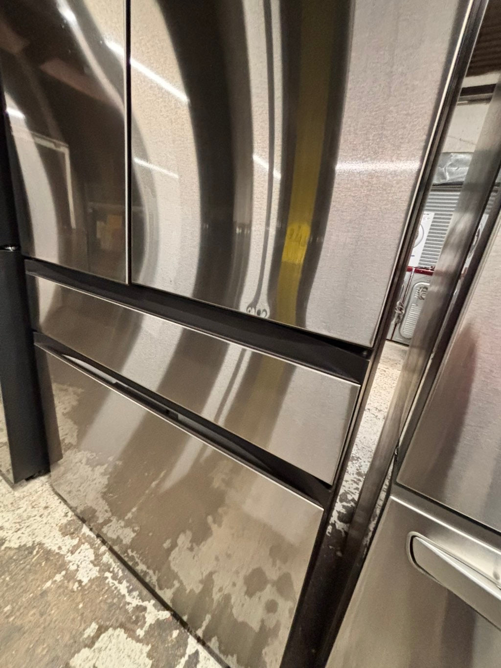>special🎈New open box (costumer return ) Counter Depth 4-Door French Door Refrigerator. A revolution in convenience and design, the concealed Beverage Center features both a water dispenser and ice maker 
#RFSZ51YB