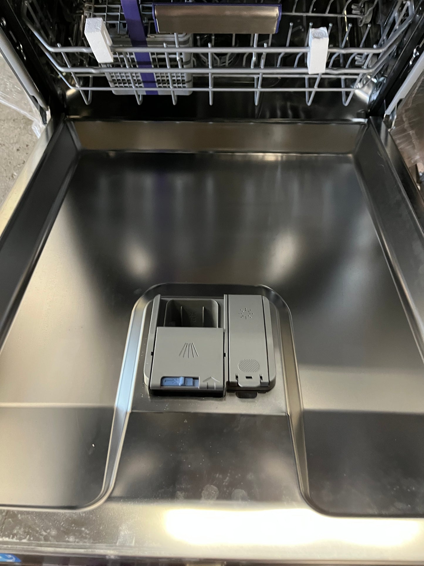 Open Box Beko DDT38530XIH 24-inch, built-in dishwasher quiet operation and energy efficiency #DW746UB