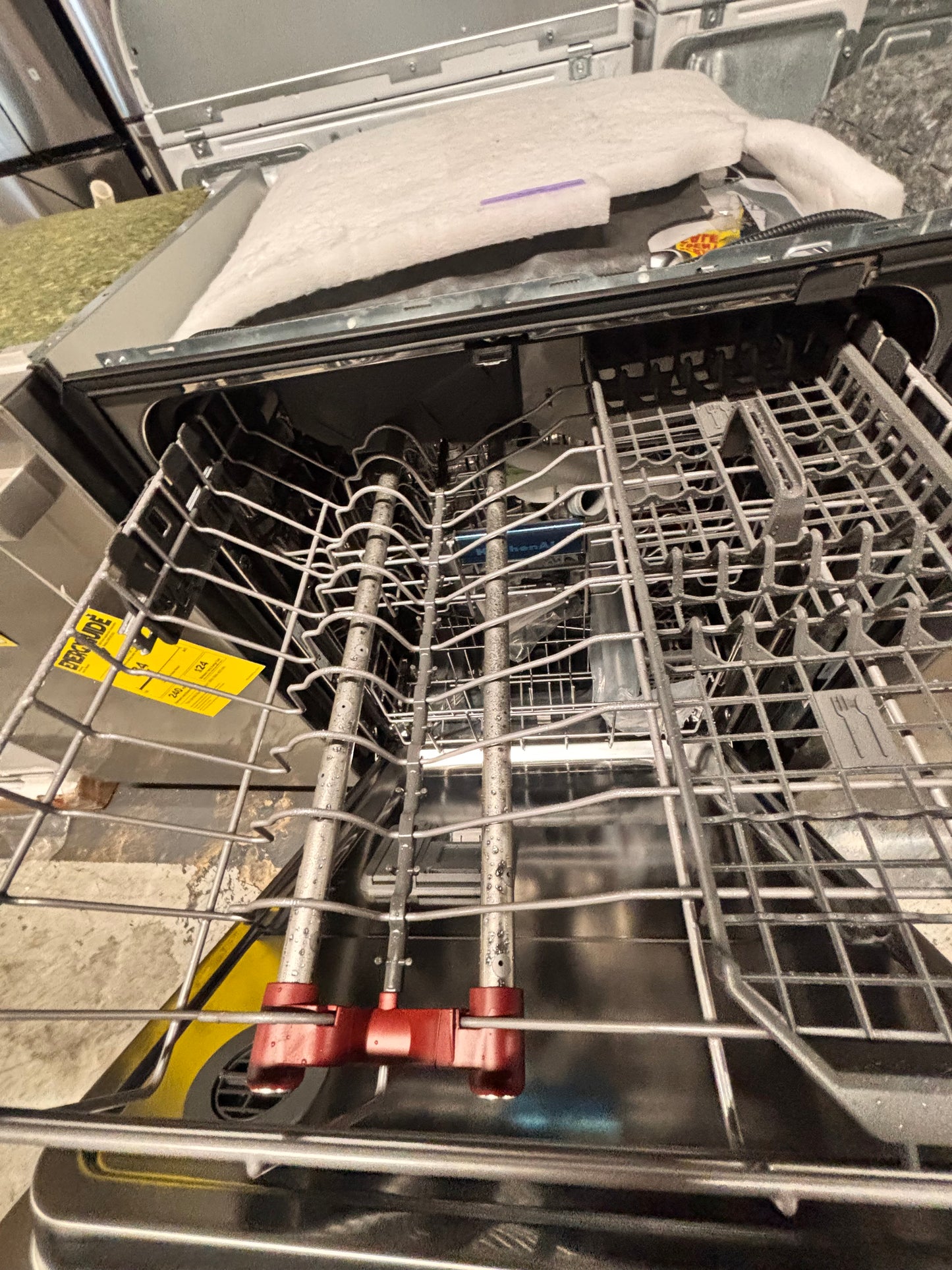 >24 in. KitchenAid - 360 Max
Jets Third Rack
Dishwasher with
Stainless Steel Third
Rack Wash Jets,                          model       number:KDTM804KPS   Stock number #KADW4H3B