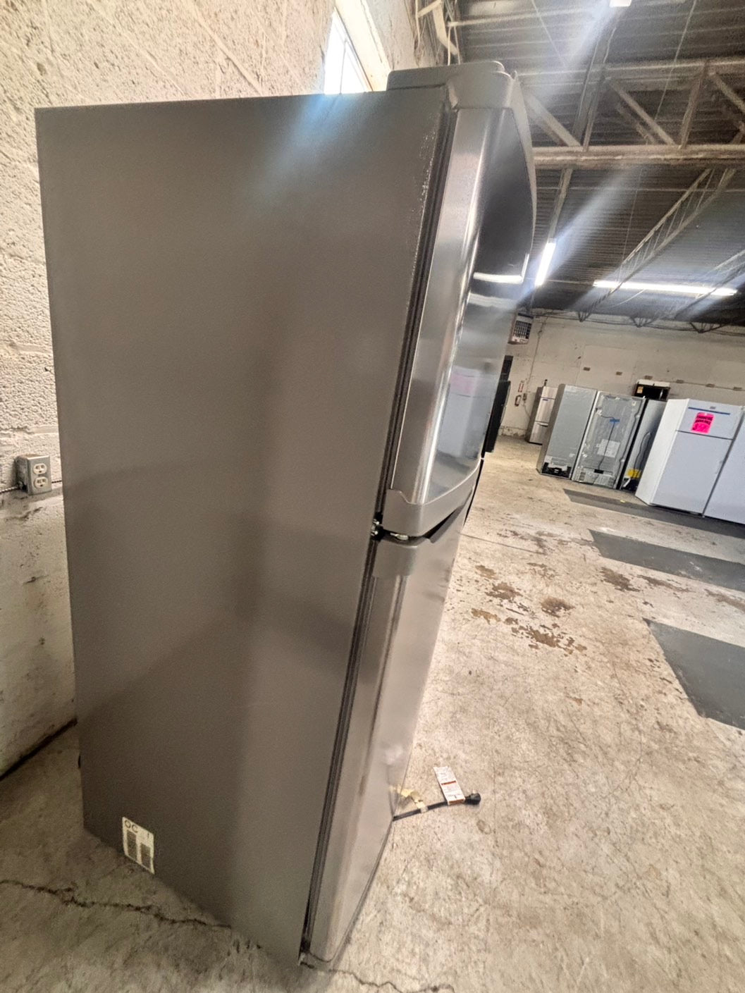 >Special🎈Whirlpool 33” Top freezer fridge in stainless steel color                 used-refurbished #RFZA213B