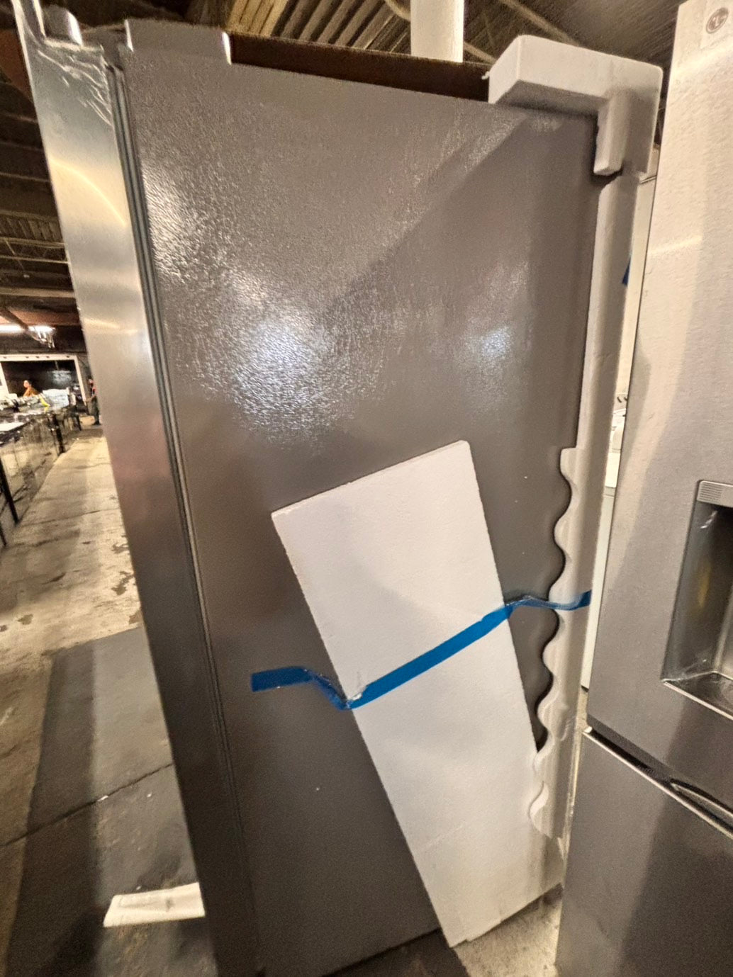 >newOpen Box 📦 | scratch & dent Frigidaire full size  36”in. Side-by-Side Refrigerator in Stainless Steel with iced maker & water dispenser #RF261FB