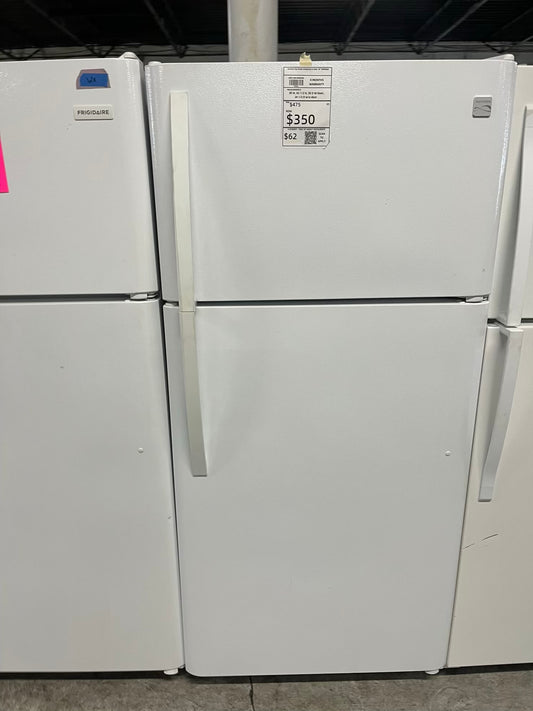 - Kenmore Top freezer refrigerator in white 30" #RF896DB