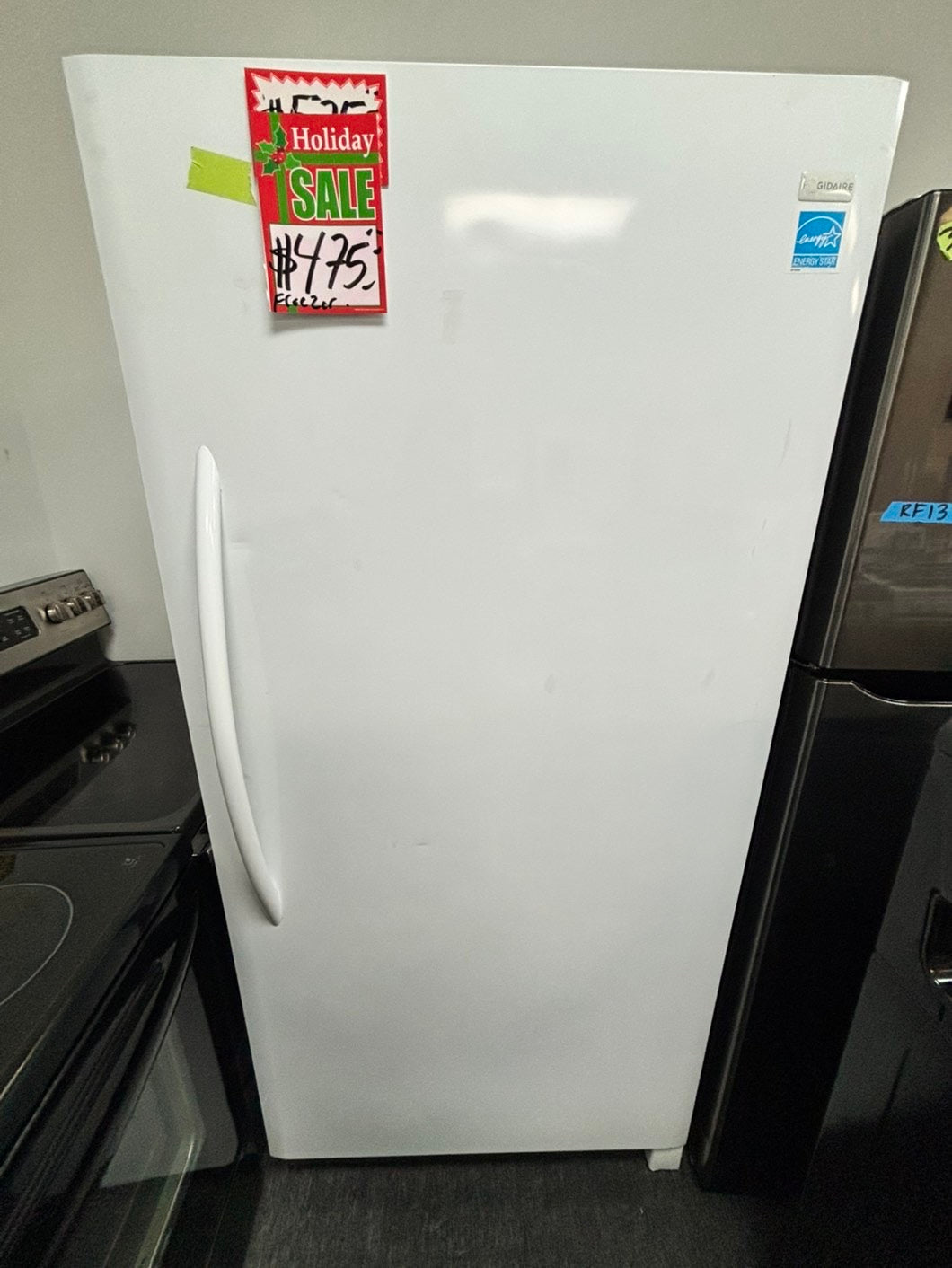 * 🎄Holidays Sale 🎁-Frigidaire 20cu.ft up-right freezer white 34" #RF306L  used-Refurbished