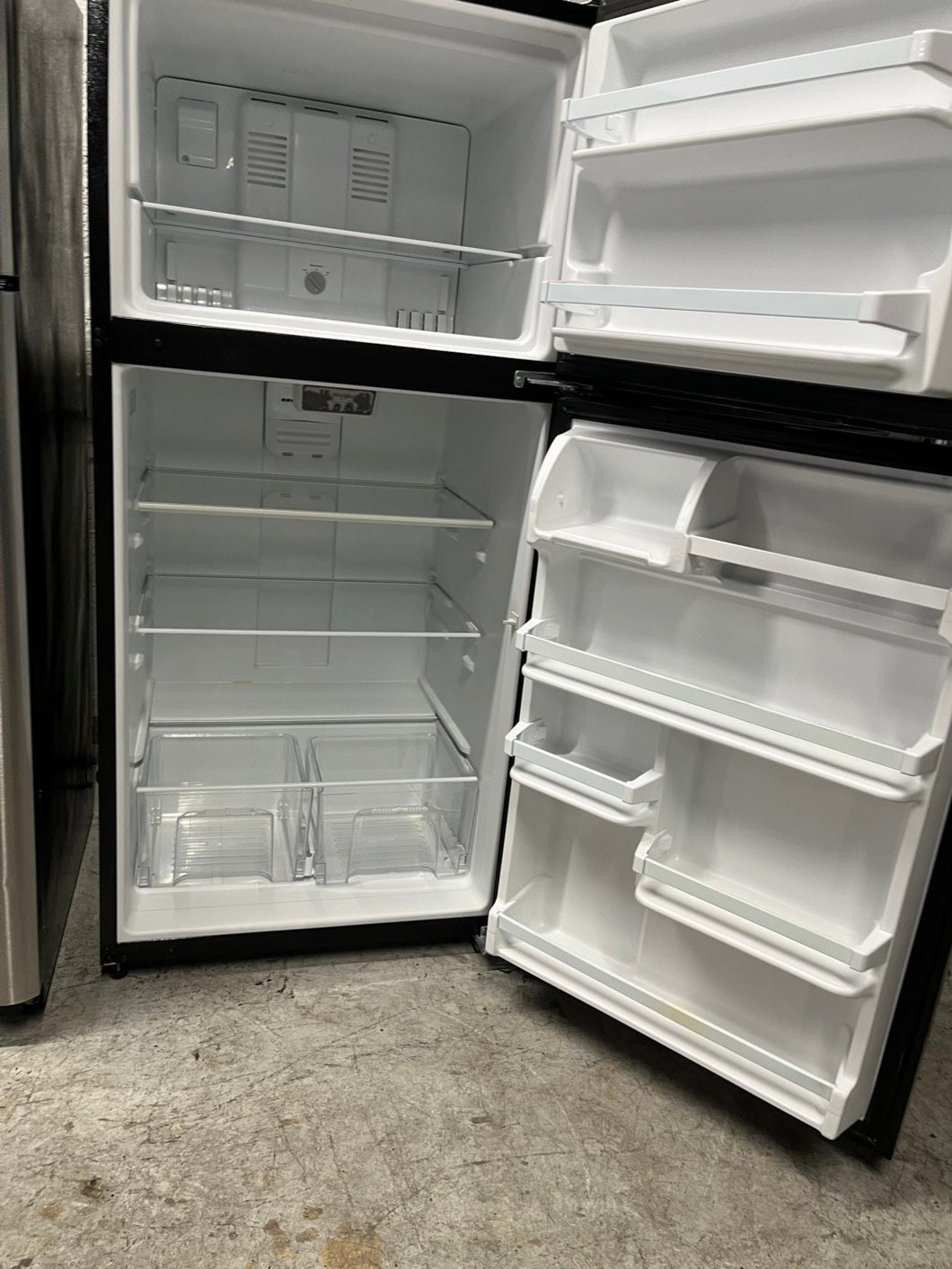 💫🥳 whirlpool black top freezer refrigerator  used-refurbished 30" #RFWH39B