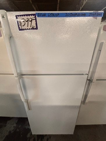 >28”Ge top freezer fridge white used-refurbished #ZZFL81B
