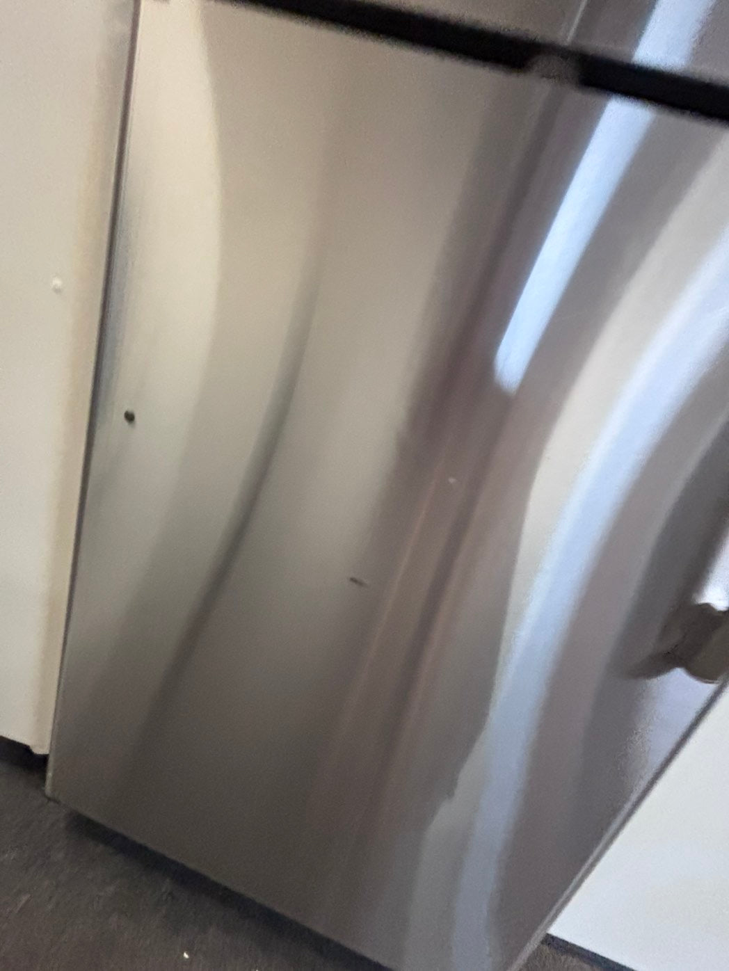 >>GE 33” x 67”h x 28” depth  Top freezer fridge  ,stainless steel  used-refurbished #RRYE33L