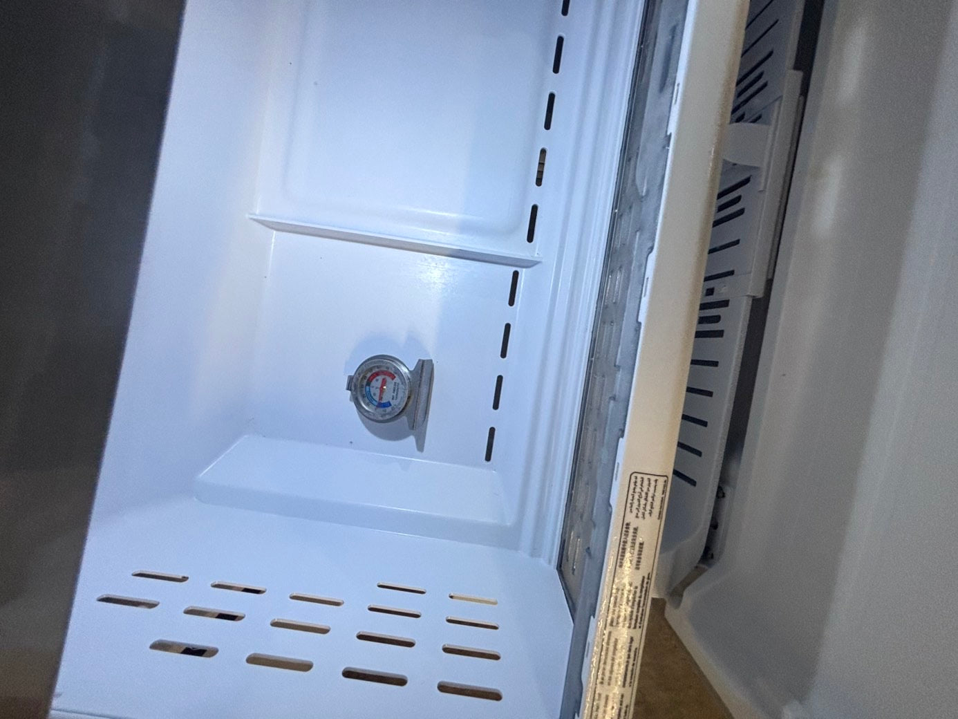 >*36”samsung counter depth French doors  fridge  stainless steel (ice maker  doesn’t work) only water 💦 dispenser works !doesn’t affect on the others functions. 36” #SA24WWB