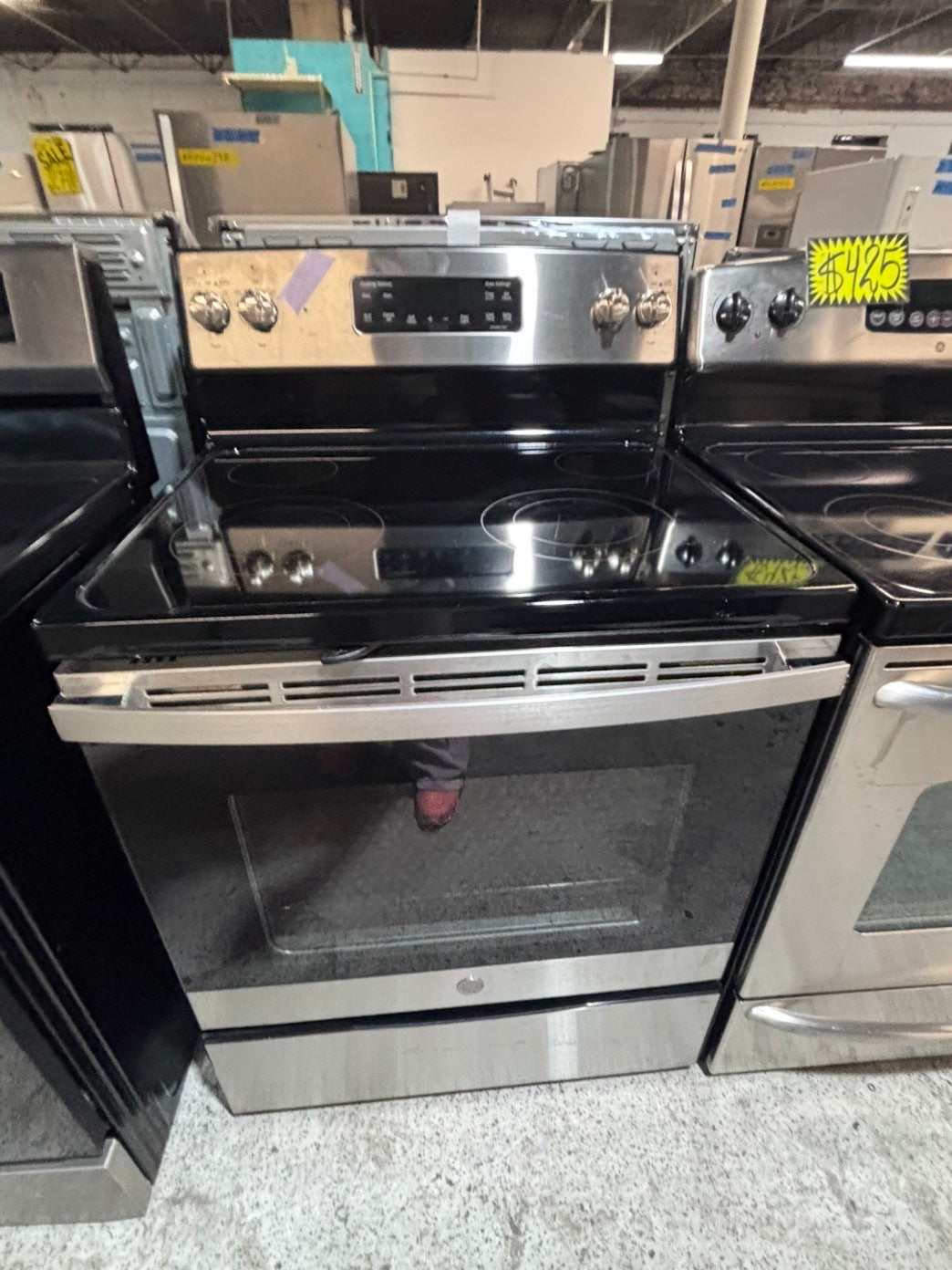 >*GE electric 220v glass top range 4 burner  bake Broil roast self clean stainless steel 30" Refurbished #EGNY33B