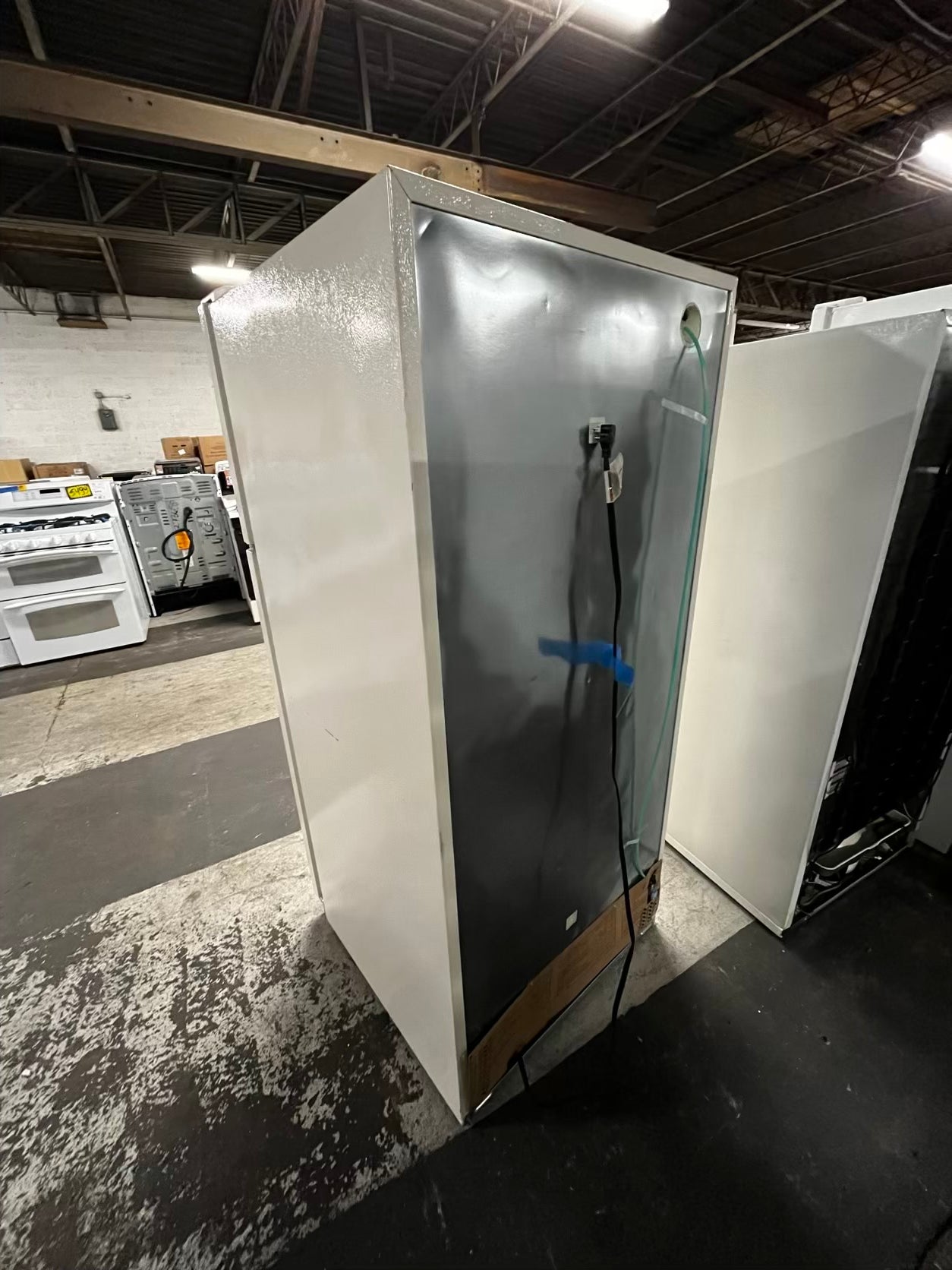 Kenmore top freezer refrigerator in off white used refurbished 30’ #RF394JB