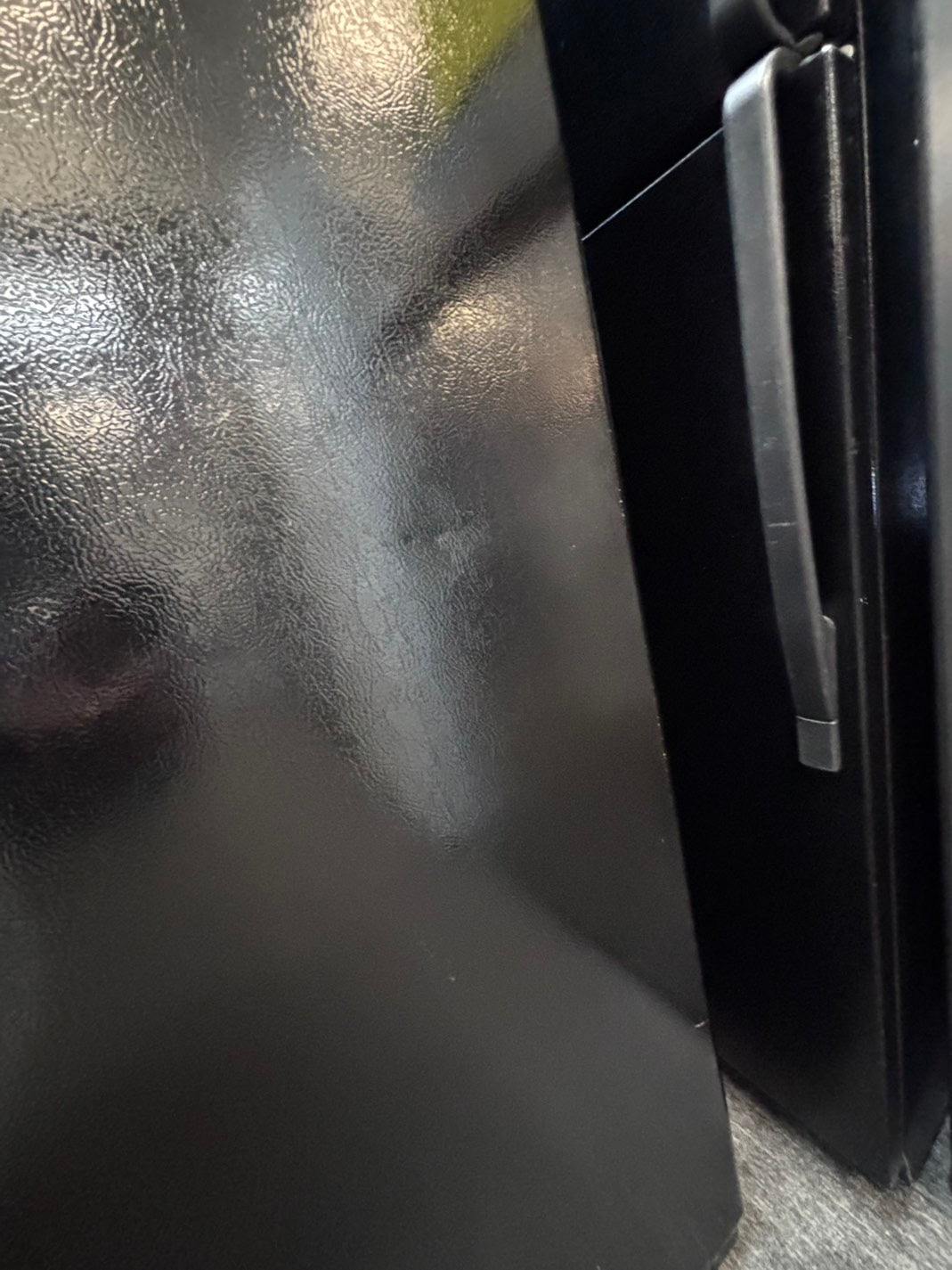 >Hot point  28”top freezer fridge black used-refurbished #HJX13B