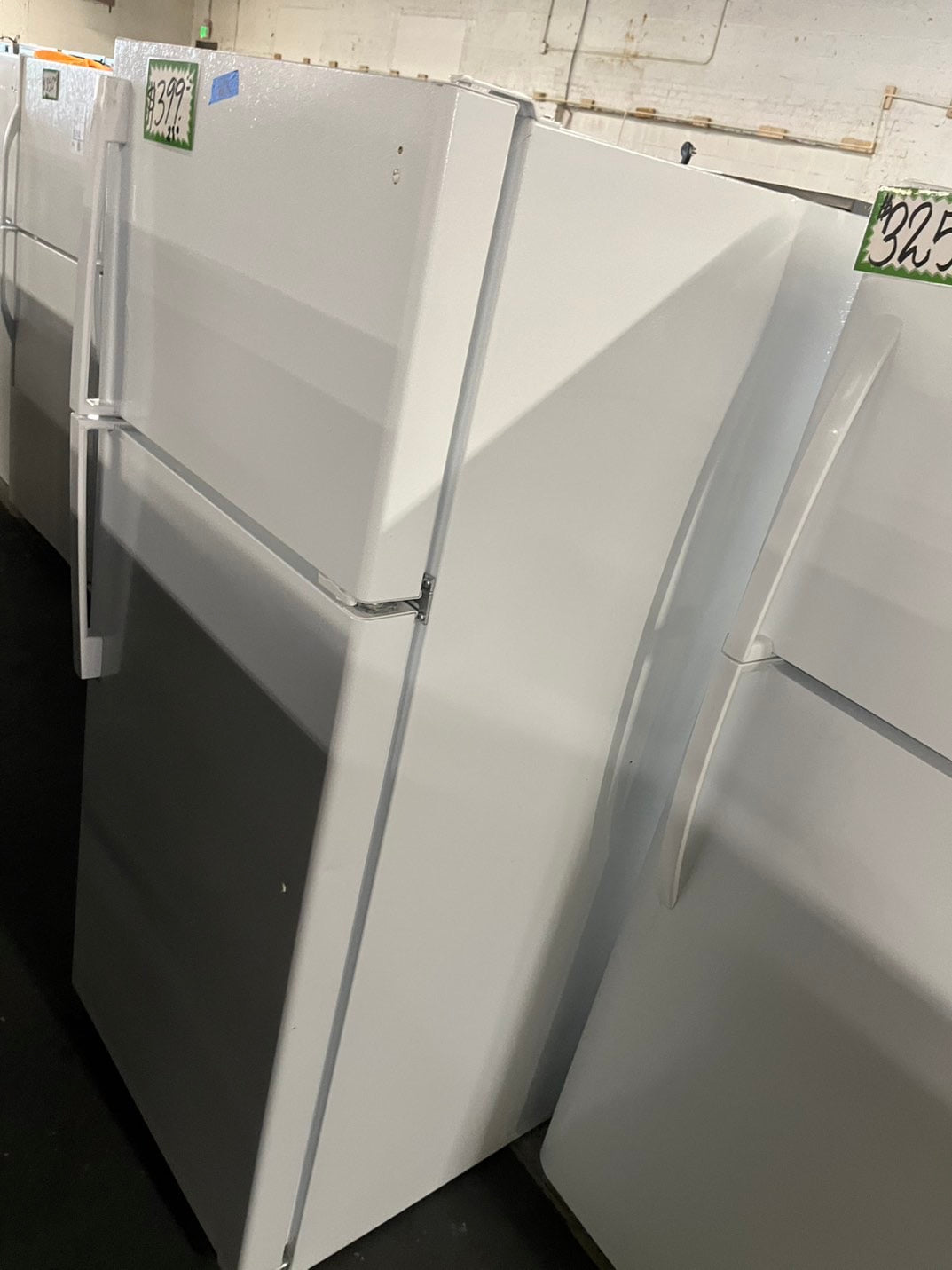 28”Ge top freezer fridge white used-refurbished #RFL89B