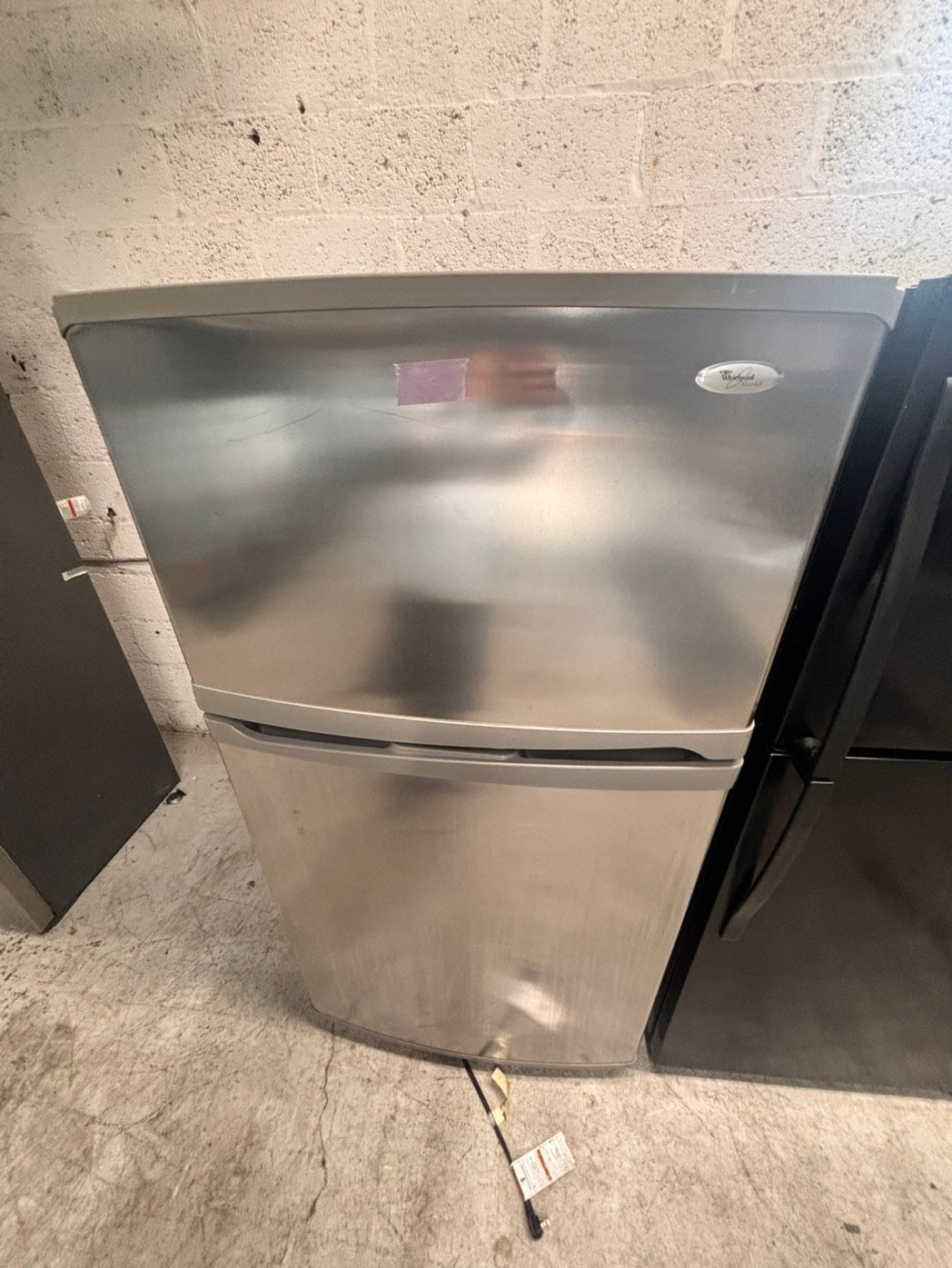 >Special🎈Whirlpool 33” Top freezer fridge in stainless steel color                 used-refurbished #RFZA213B