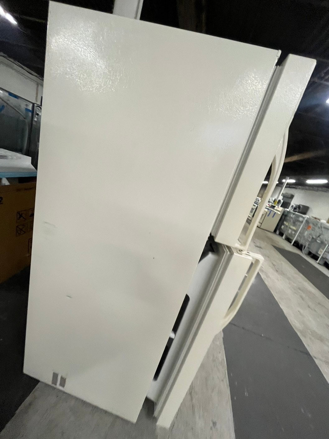 🎄Holiday Sale 🎁” Kenmore top freezer refrigerator off white used refurbished 33’ #RF770B