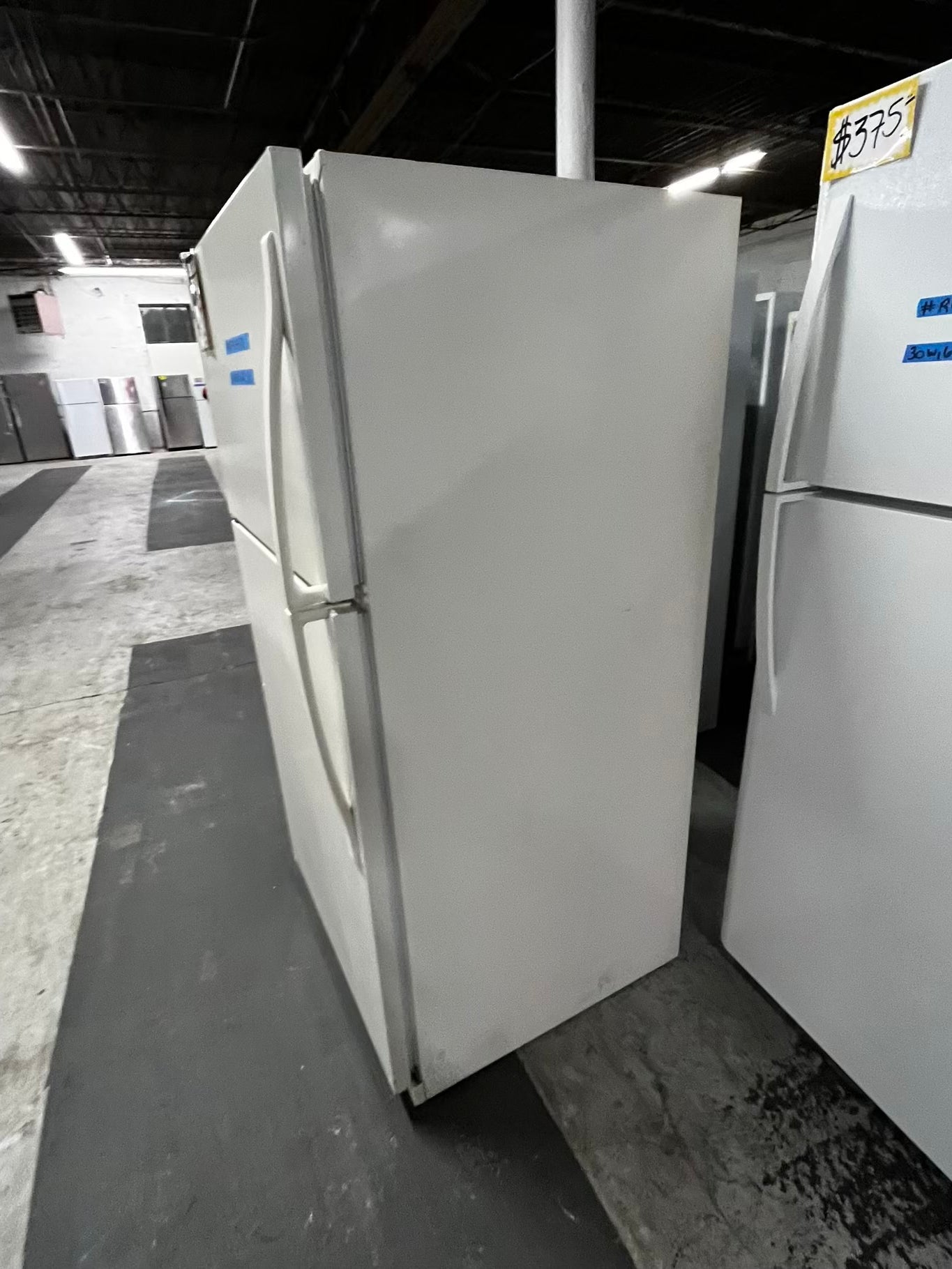 * 🎉 Black Friday ⚡️ Whirlpool top freezer refrigerator in off white no ice maker 28" #RF34774TB