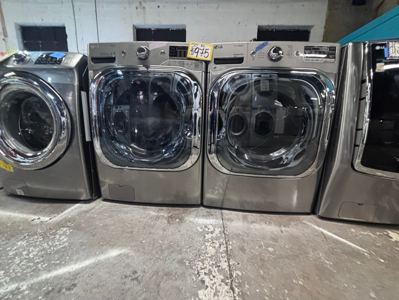 >*used great condition 29”refurbished LG steam washer & dryer set electric front load jumbo size stackable or side by side stainless steel drum 29" #WEX5S9B