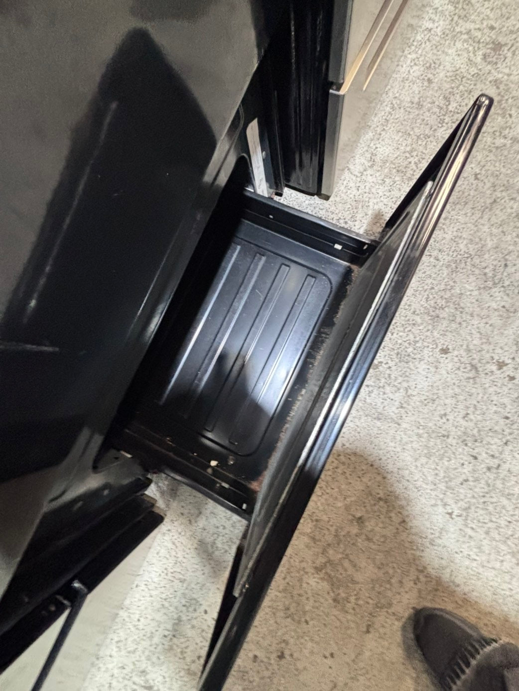 >*frigidaire black  electric coil top range coil 220v bake /Broil 4 burner used-Refurbished  great condition 30" #FBF55B