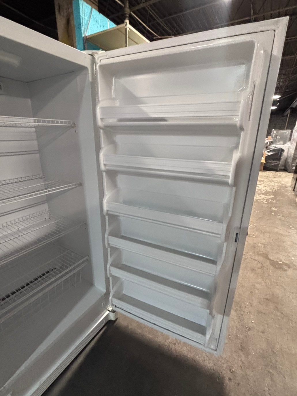 >>GE up-right freezer white 21 cu.ft Refurbished-used #RFF20CZ1B