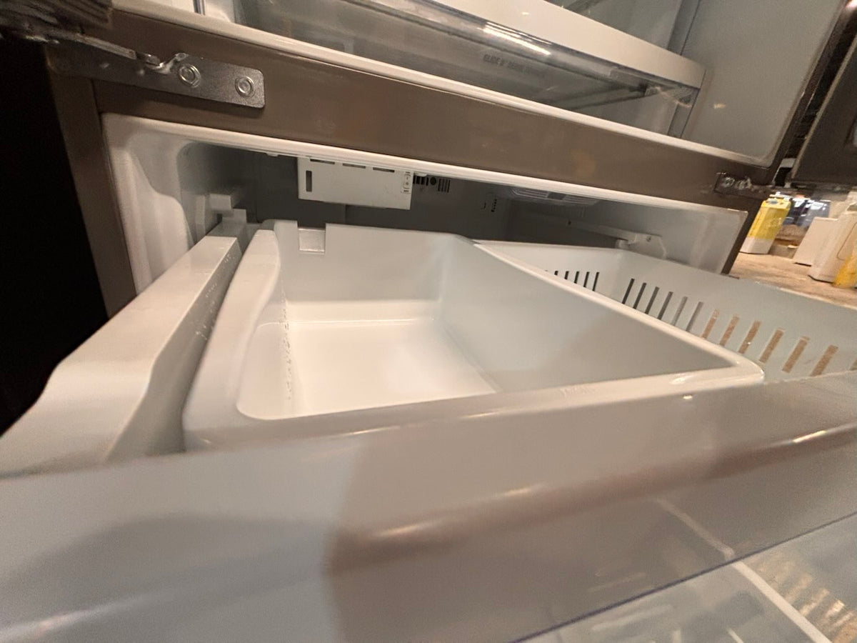 }}LG  33” x 68.1/2 h wide doors French door Refrigerator  with ice  🧊 maker inside #DFLGH338B