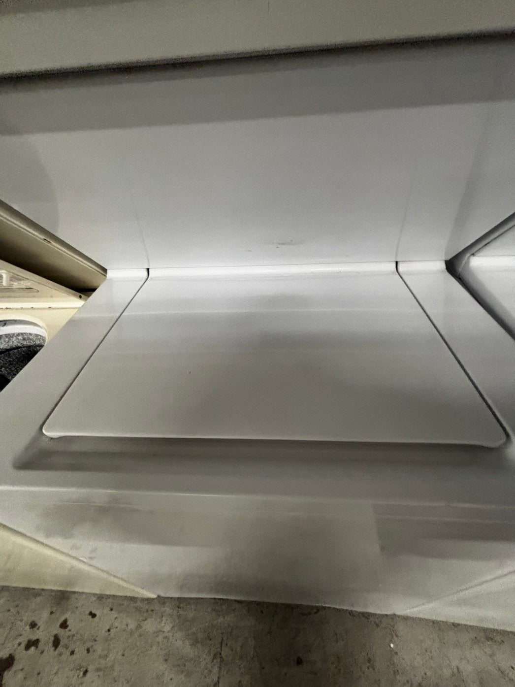 >used-  refurbished Frigidaire stacked laundry center Electric 220v washer & dryer unit in white 27" #LWR28B