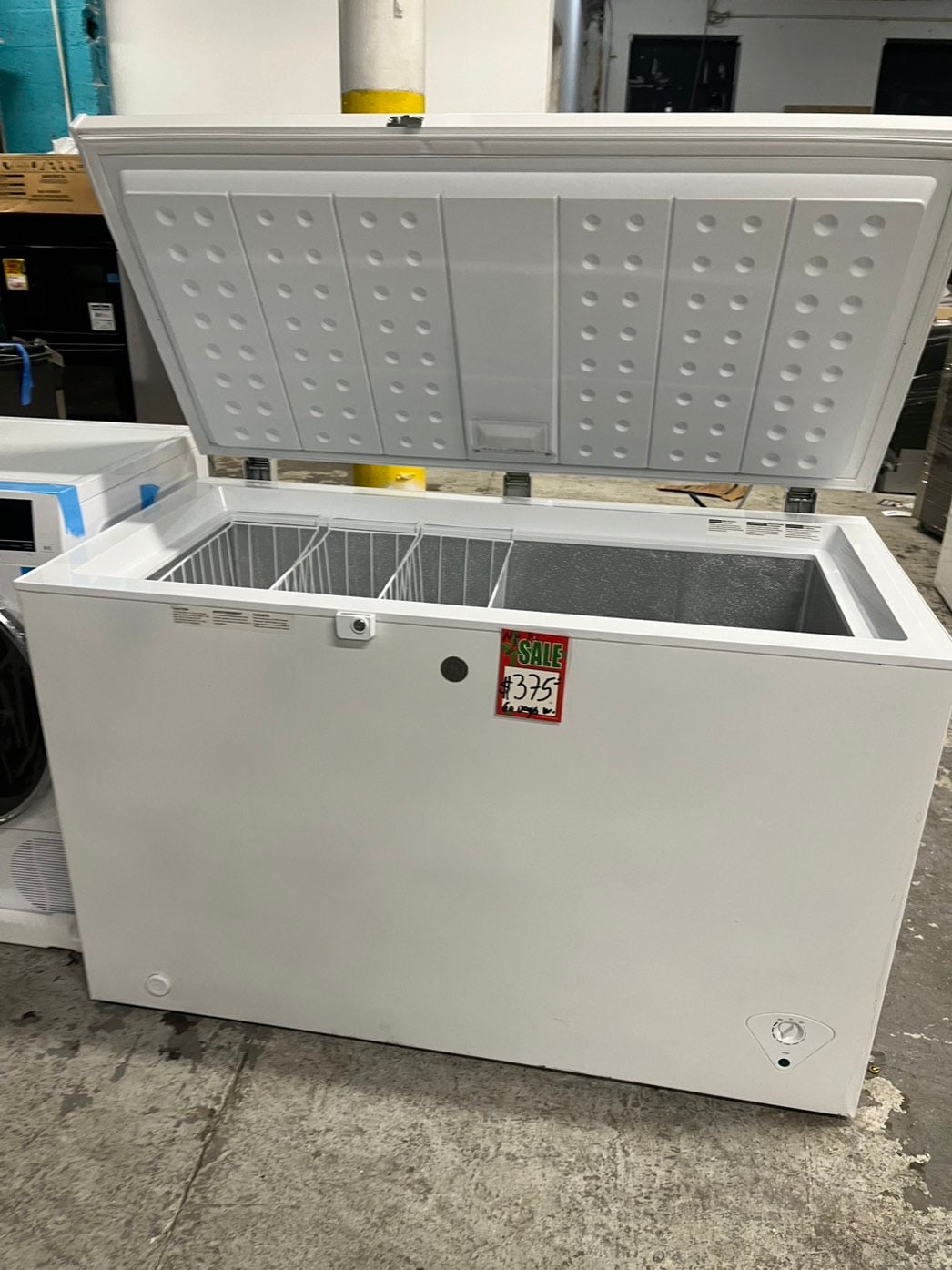 🎁🎄Holiday Sale‼️ GE® ENERGY STAR® 10.6 Cu. Ft. Manual Defrost Chest Freezer  white #CH108CVB