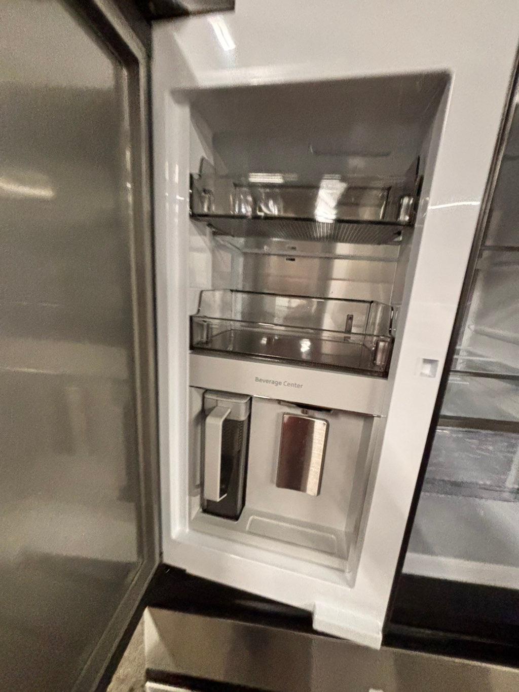 >special 🔥New open box (costumer return ) Counter Depth 4-Door French Door Refrigerator. A revolution in convenience and design, the concealed Beverage Center features both a water dispenser and ice maker 
#RFSZ51YB (Copy)