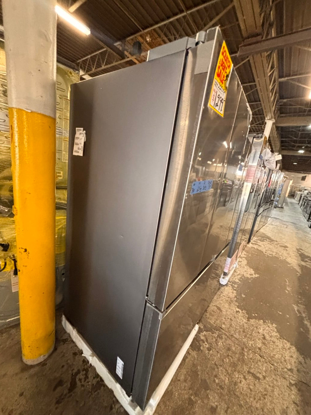 }}Samsung - 30” x 65.1/2 heigth x 30.1/5 depth. 22 cu. ft. 3-Door French Door Refrigerator w ice 🧊 maker inside - Stainless Steel #R22T5TPB