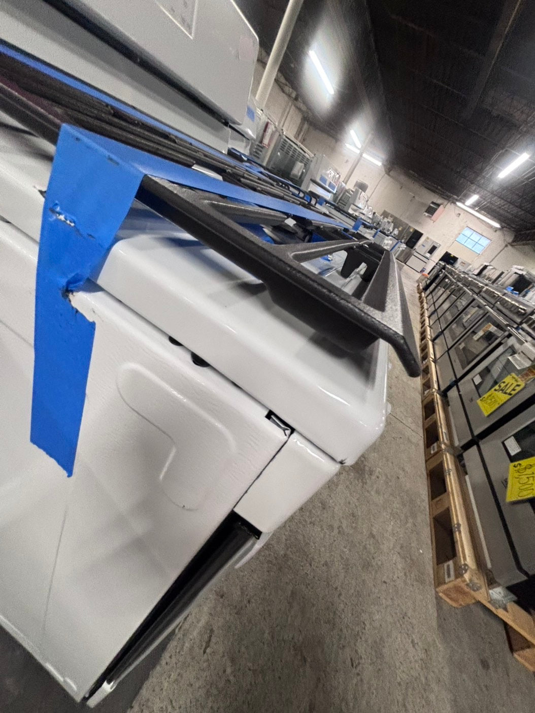 >Whirlpool Gas stove convection oven  5 Burner broil & bake 30” white used-refurbished #AWGRAB