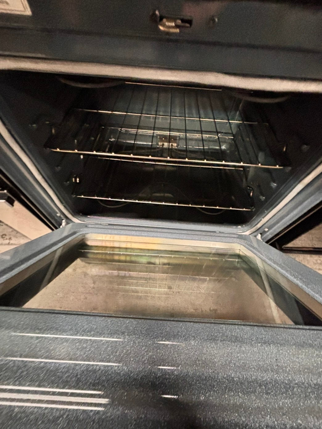 >special🌟whirlpool Glass Top electric stove  bake /broil,Self clean 30” 5 burner ,black & silver color, used-Refurbished   #WEES43GB