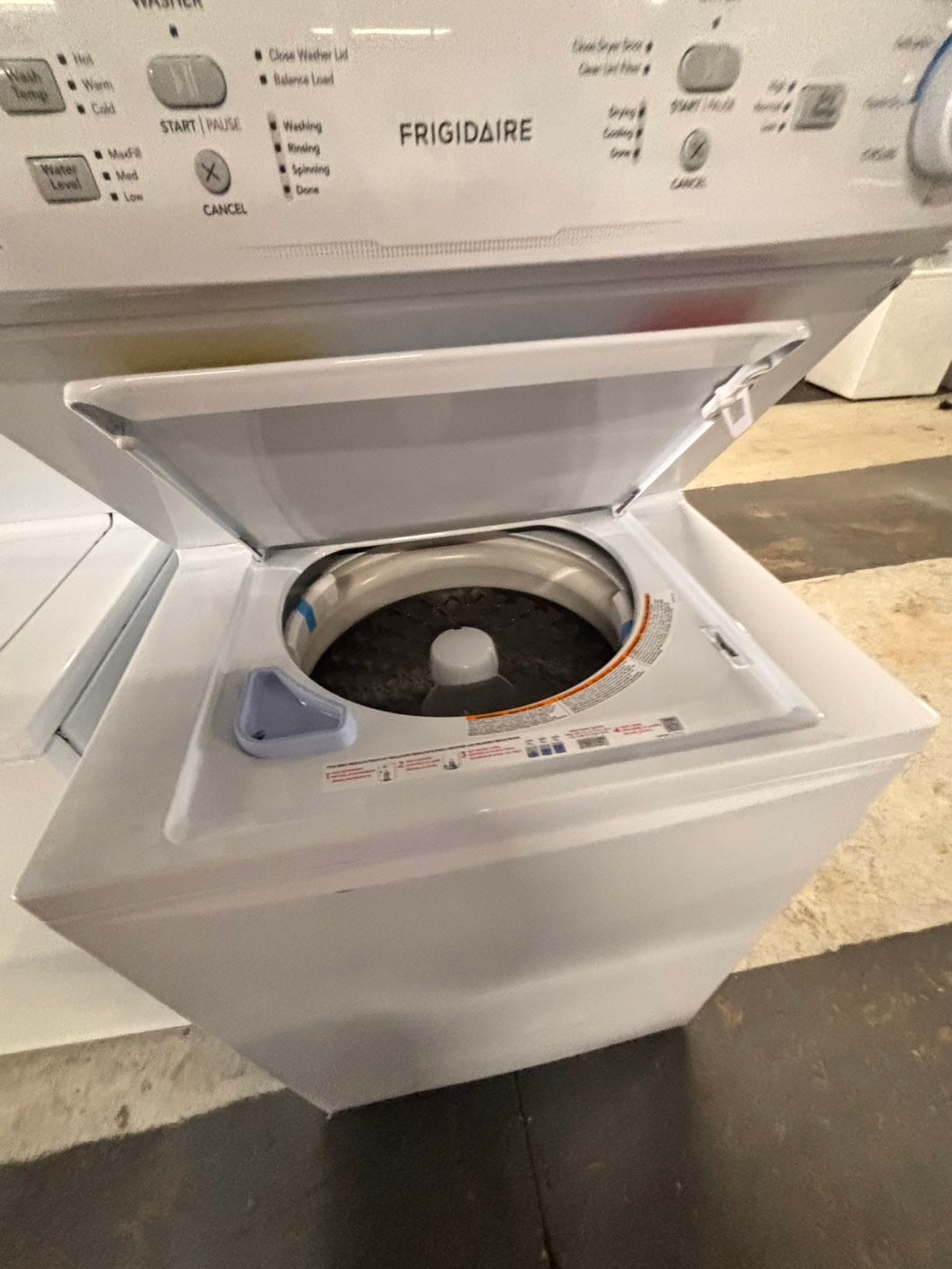 >new open box 📦 Frigidaire stacked laundry center Electric 220v washer & dryer unit in white 27" #LWR28B