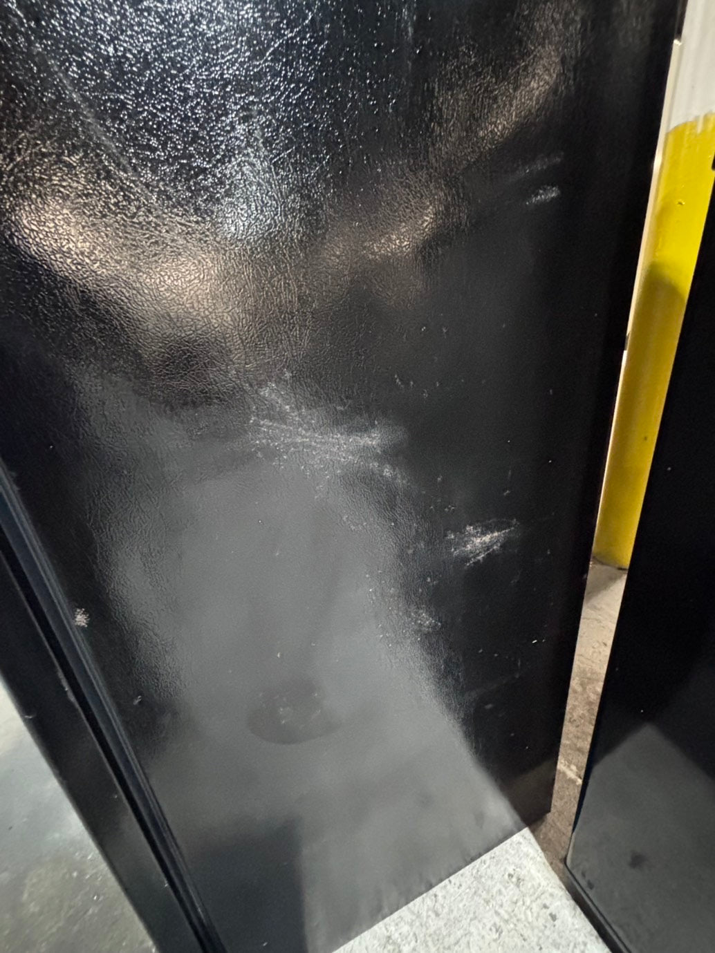 >*special 🔥frigidaire 30”x 66”heigth x 29depth 18cu.ft -top freezer refrigerator black color              -used refurbished 30” #TFB996B