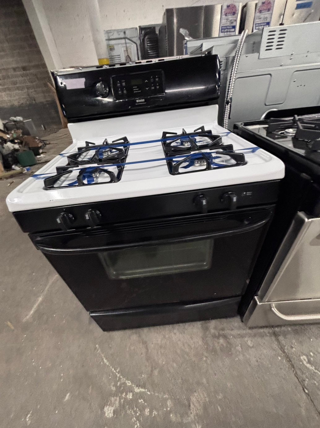 >*Sale🔥Kenmore Gas range 4 burner bake broil Hi/Lo self clean in  white & black , used-Refurbished 30” #ZQTN2B