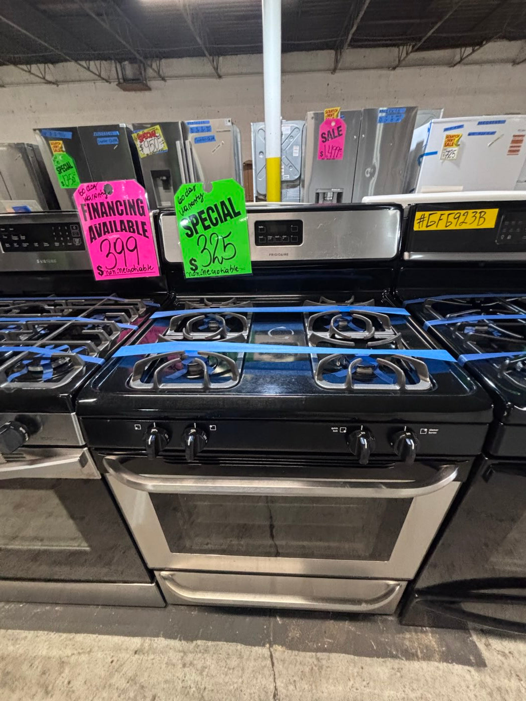 }sale🎈🎈Frigidaire Gas range four burner oven bake ,broil Hi/Lo self clean in silver /black working 💯 used-Refurbished 30” #GFB913B