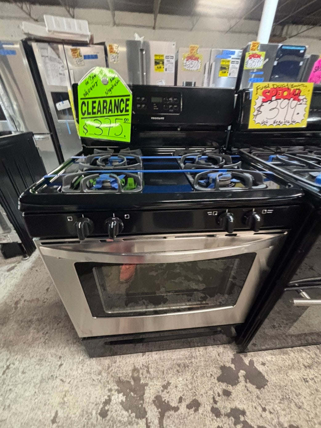 >*frigidaire range 4 burner bake ,broil Hi/Lo self clean in stainless steel used-Refurbished 30” #GSQ66B
