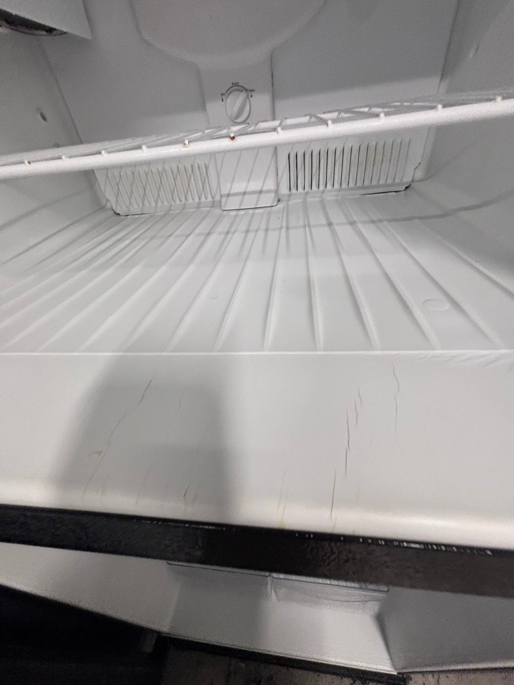 >sale🎈frigidaire  30”18cu.ft -top freezer refrigerator with ice maker black  color    -used refurbished 30” #FF9876B