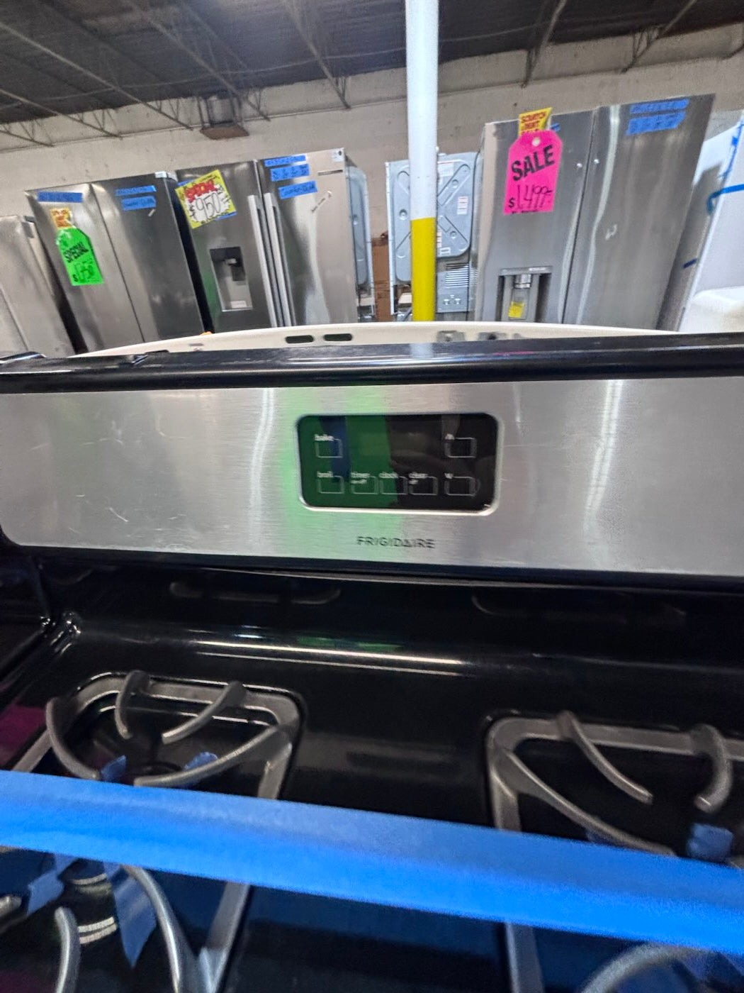 }sale🎈🎈Frigidaire Gas range four burner oven bake ,broil Hi/Lo self clean in silver /black working 💯 used-Refurbished 30” #GFB913B