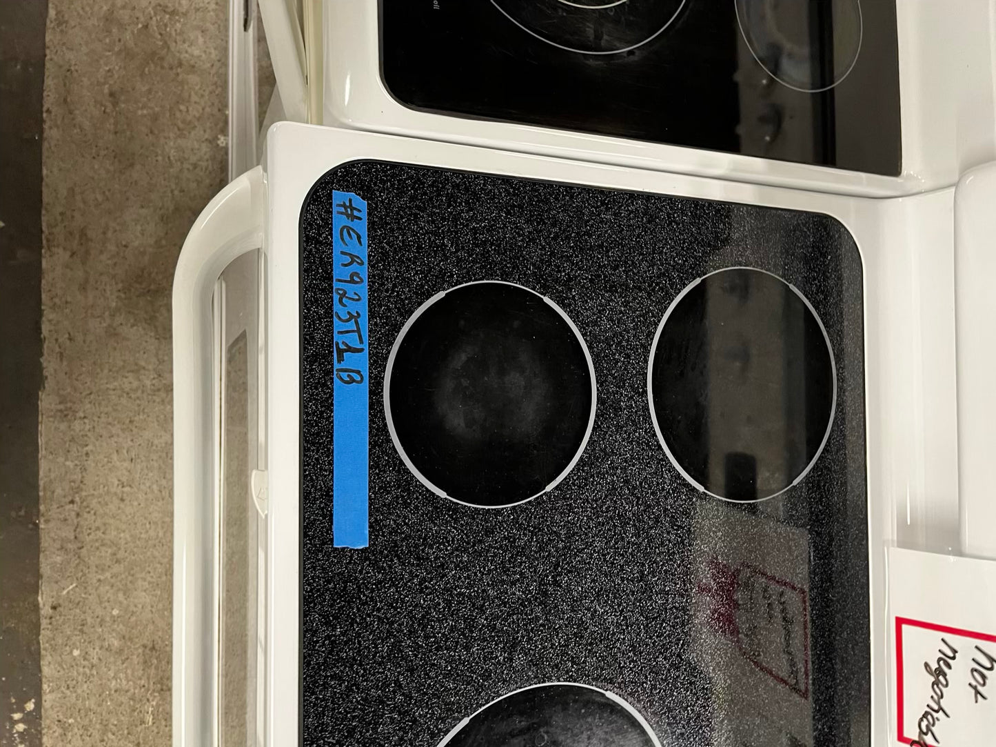 🎄Holiday Sale 🎁GE glass top electric range 220v 4 burner Refurbished bake Broil hi/lo in white 30" #ER923T1B