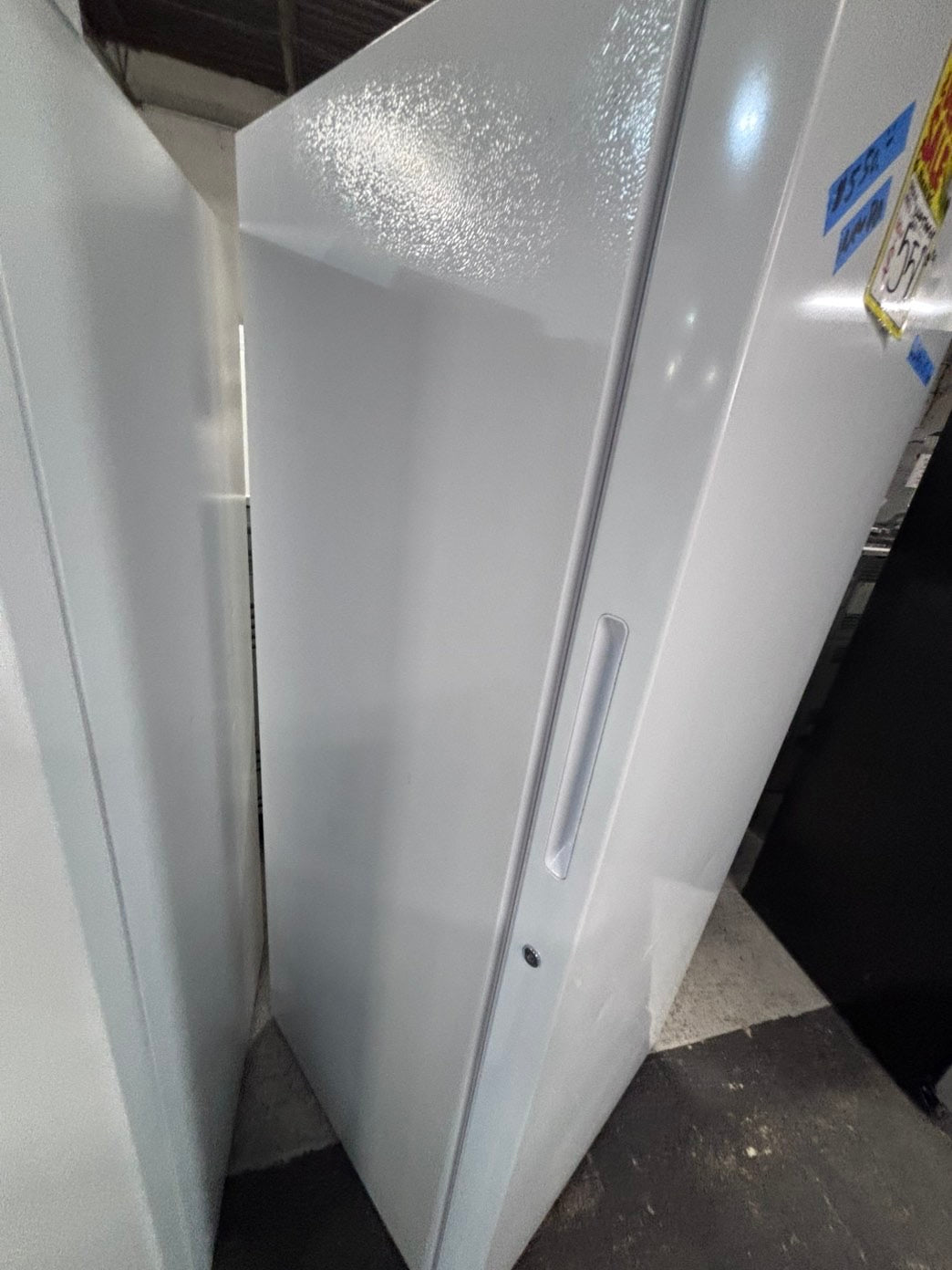 Open box HISENSE upright Freezer in White with Temperature Alarm ENERGY STAR #FZRSSWB