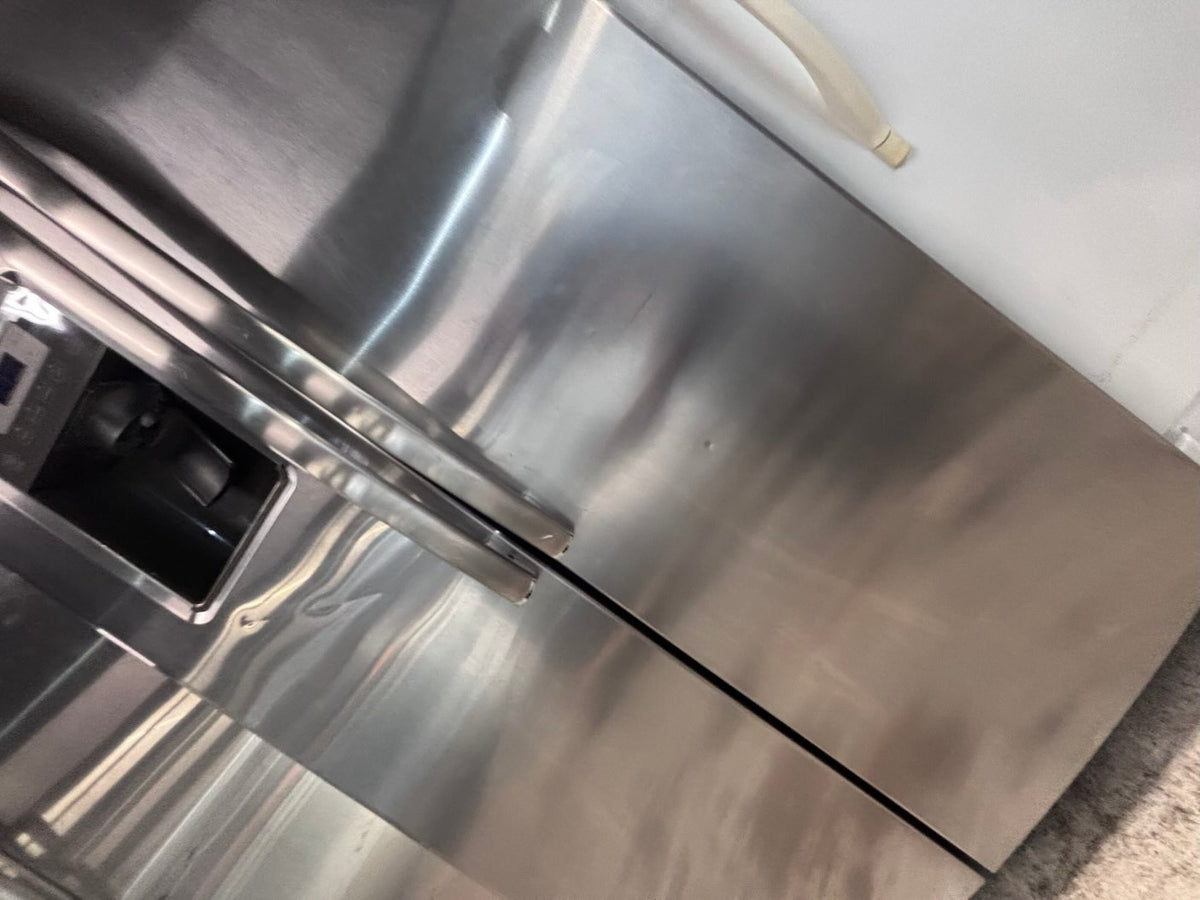 } GE Side x side  36”x 69”h x 29depth ,Refrigerator slate  with ice maker & water dispenser /. 36” 26cu.ft  working 💯  with warranty  used-Refurbished. Item number  #RF26Z14B