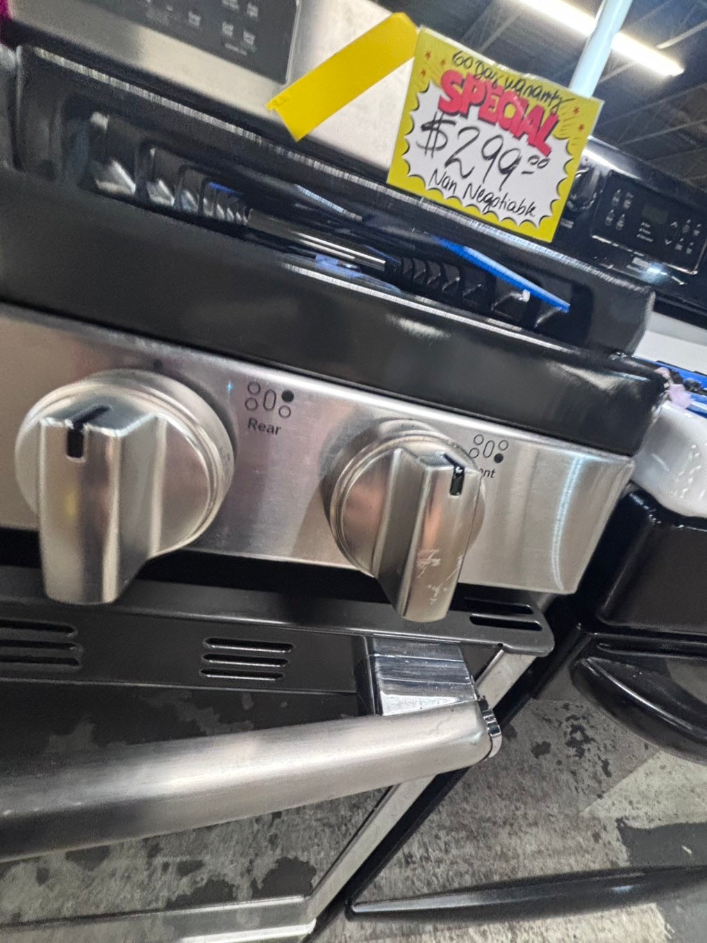 >*Sale🔥GE Gas range 5 burner convection oven bake ,broil Hi/Lo self clean in stainless steel used-Refurbished 30” #GSG996B