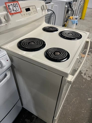 Sale‼️ Ge white off  electric coil top electric range coil 220v 4 burner Refurbished in bake Broil self clean 30" #ERRCL23B