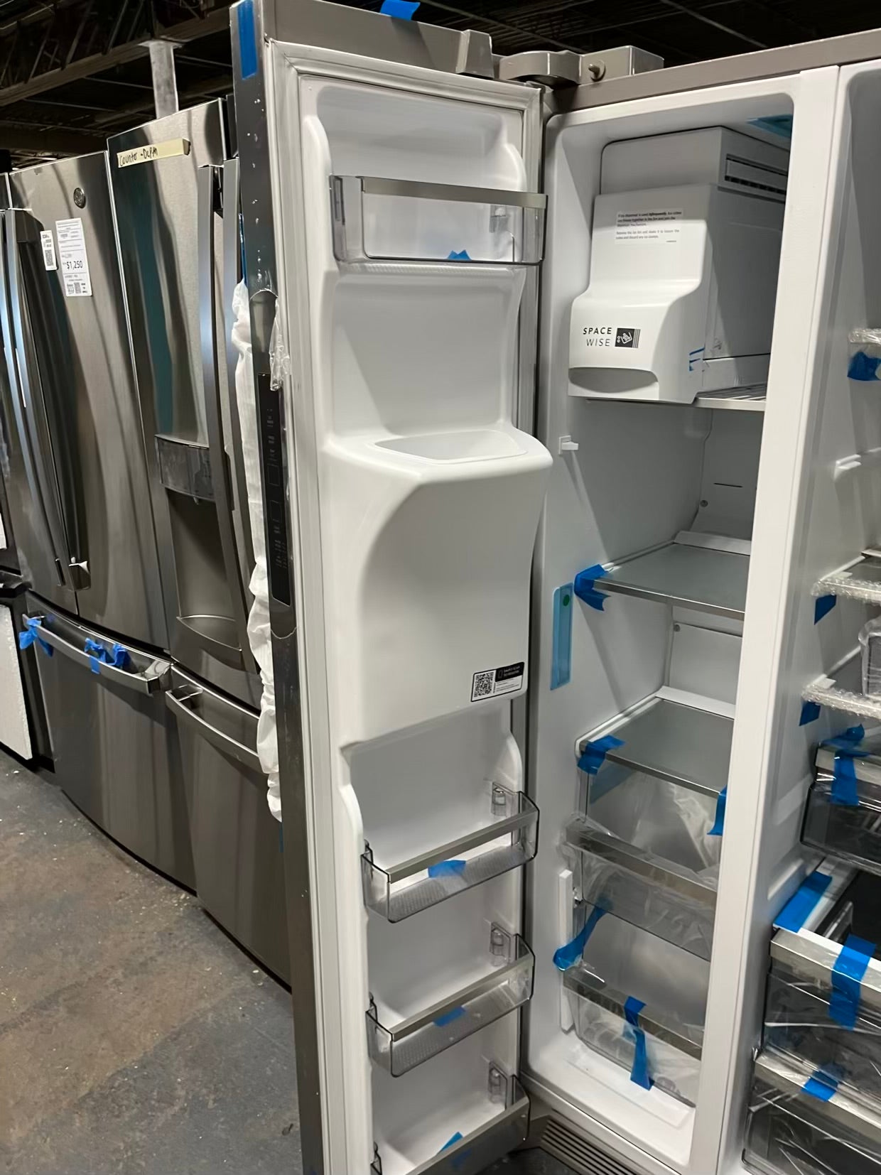 Open Box Frigidaire Profissional side x side Refrigerator stainless steel w/ice water dispenser 36" counter Depth #RE775VB