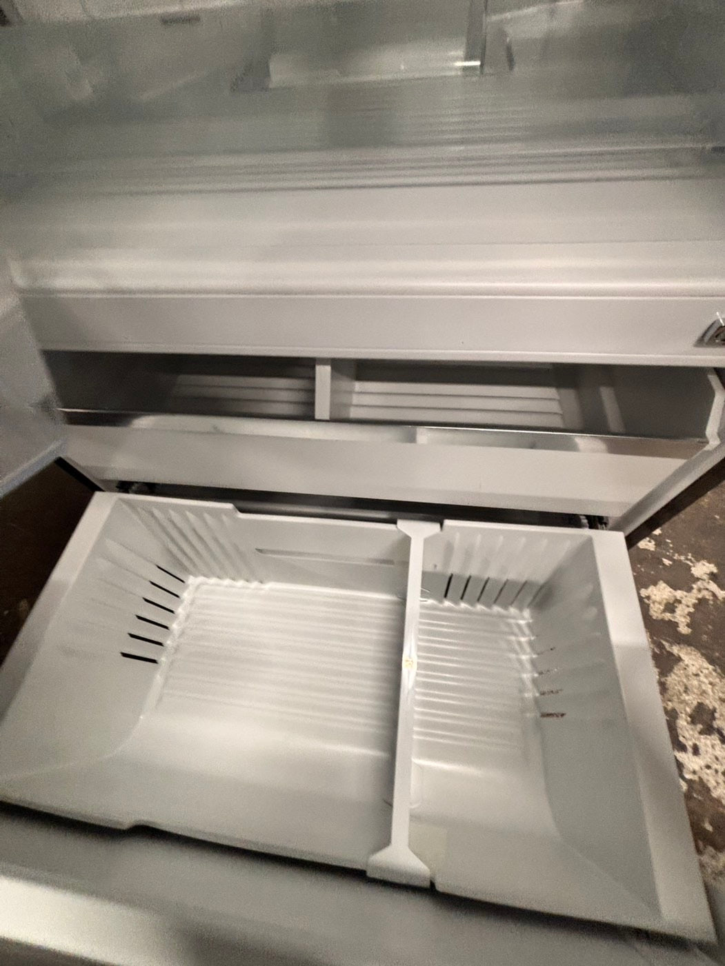 >🎈sale🎈      ‼️’’AS IS”.‼️   Bosch 500 series counter depth French doors fridge new scratch and dent (costumer return )with ice maker & water dispenser - Stainless Steel #RBSH25B