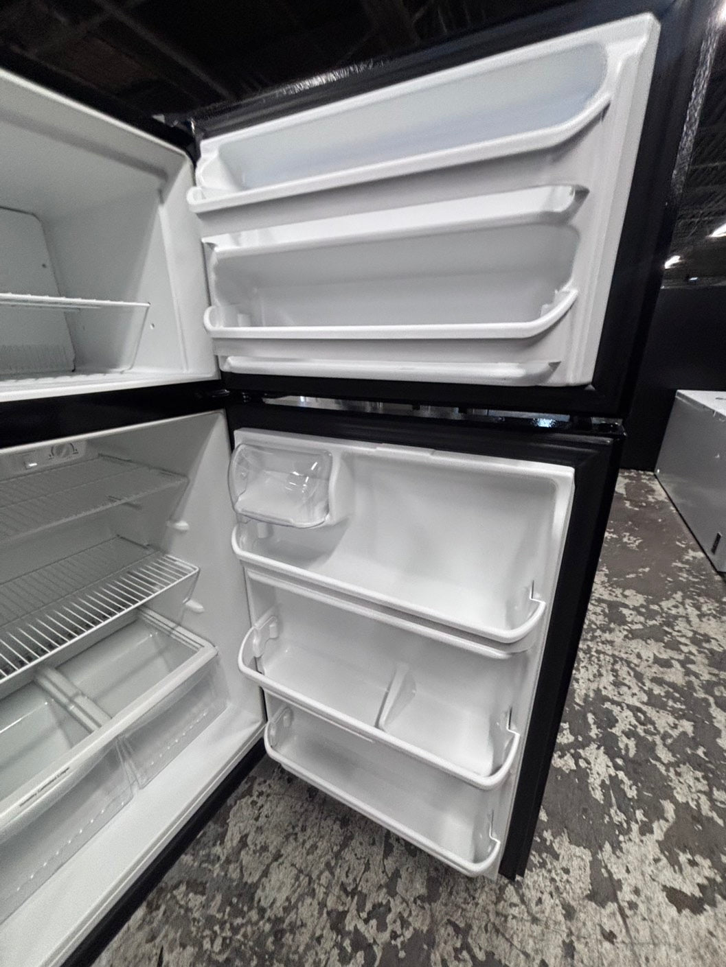 >*kenmore 30”x 66”heigth x 29depth 18cu.ft -top freezer refrigerator white  color              -used refurbished 30” #FBKJ6B