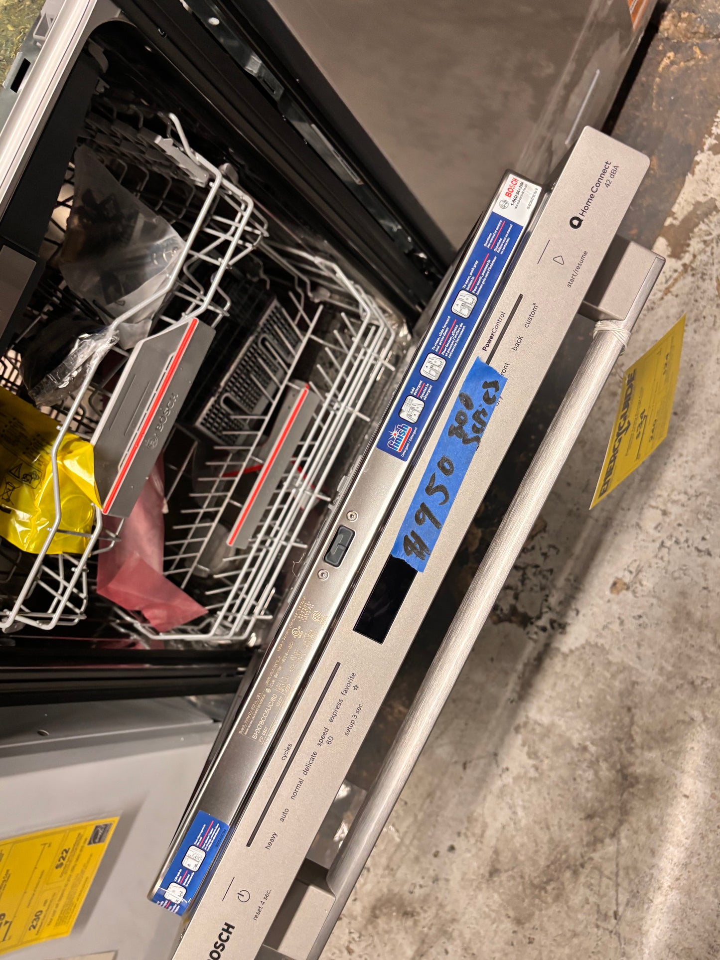 >Bosch  800 Series 24 in. Stainless Steel Top Control Tall Tub Bar Handle 42 dBA Dishwasher with Stainless Steel Tub Stock number #BCDF33B