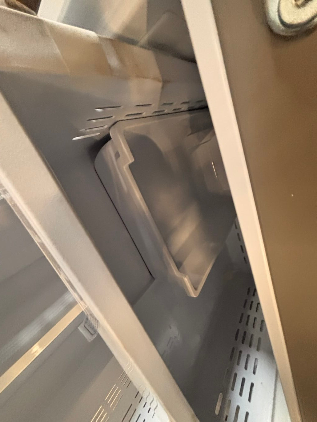 }}Samsung - 30” x 65.1/2 heigth x 30.1/5 depth. 22 cu. ft. 3-Door French Door Refrigerator w ice 🧊 maker inside - Stainless Steel #R22T5TPB