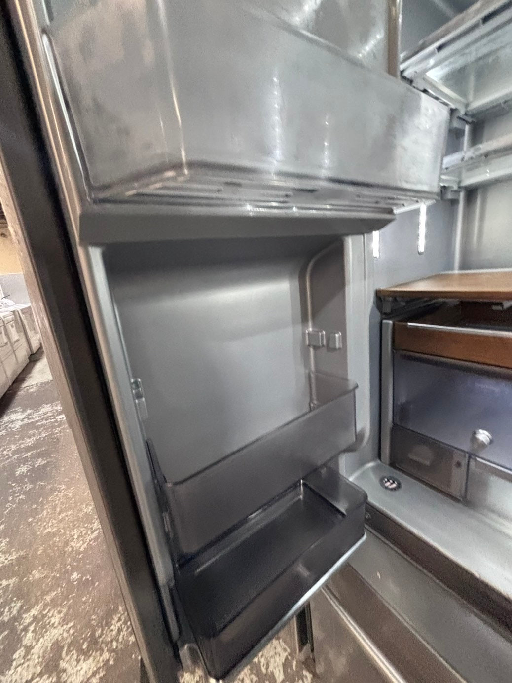 >*kitchen Aid French door Refrigerator counter depth stainless steel w/ ice water dispenser great condition 36"    (👀missing shelf on the door)  used-refurbished #KAF1424B