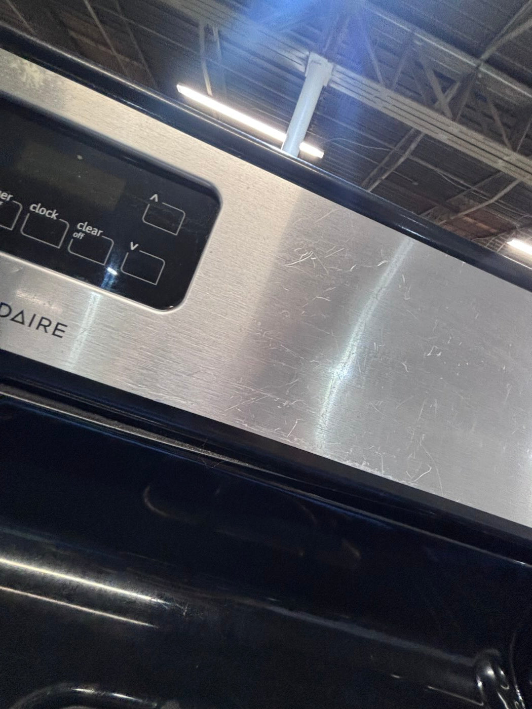 }sale🎈🎈Frigidaire Gas range four burner oven bake ,broil Hi/Lo self clean in silver /black working 💯 used-Refurbished 30” #GFB913B