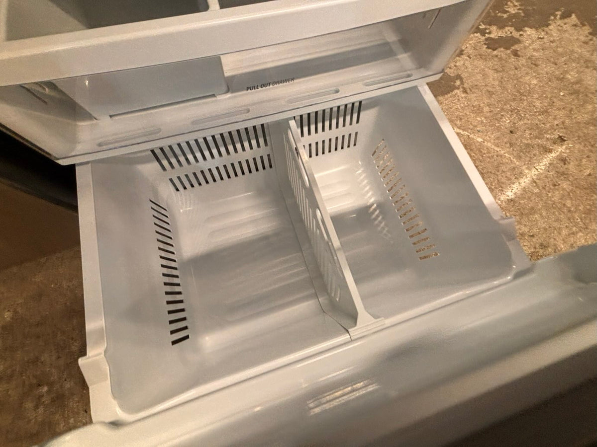 }}LG  33” x 68.1/2 h wide doors French door Refrigerator  with ice  🧊 maker inside #DFLGH338B